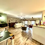 La Pastourelle En Lozère * Le Bacon